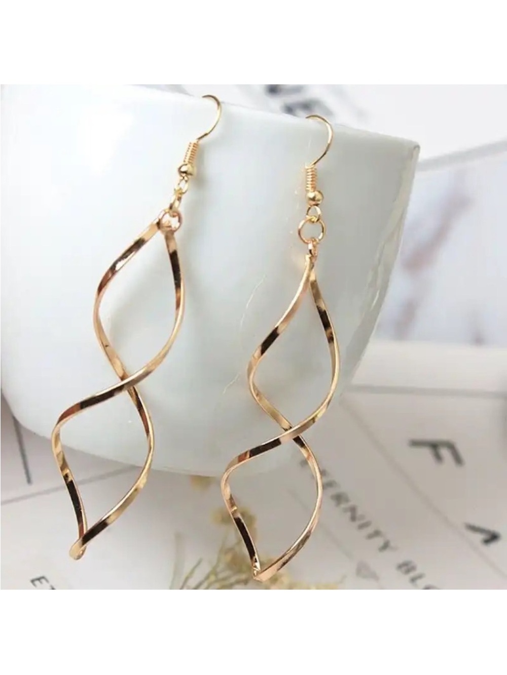 Gold Tone Spiral Twist Dangle Earrings Modern Statement Jewelry